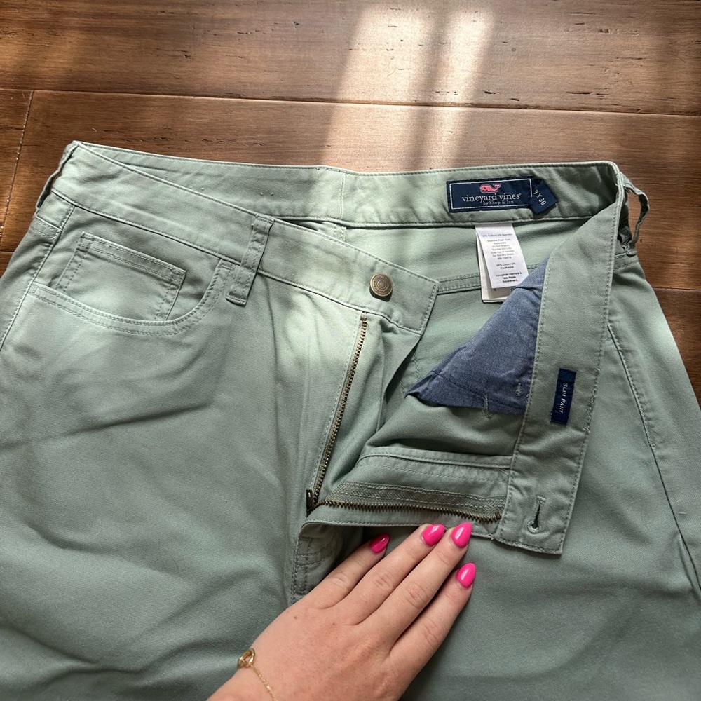 33 x 30 Vineyard Vines sage pants